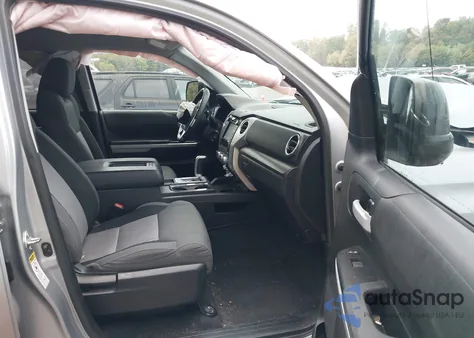 2015 Toyota Tundra Sr5 5.7L V8 z USA, uszkodzony, nr VIN 5TFDW5F15FX454614